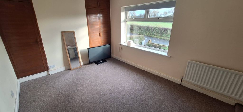 Property photo 2 of 12 Min