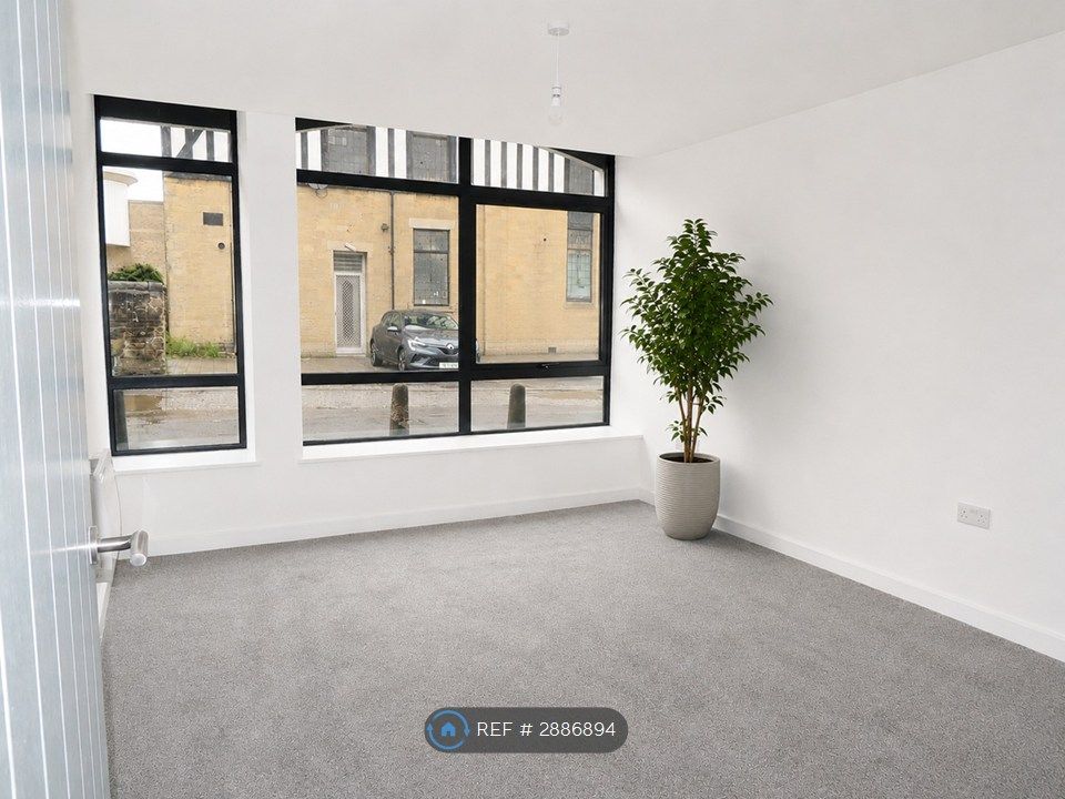 Property photo 3 of 6