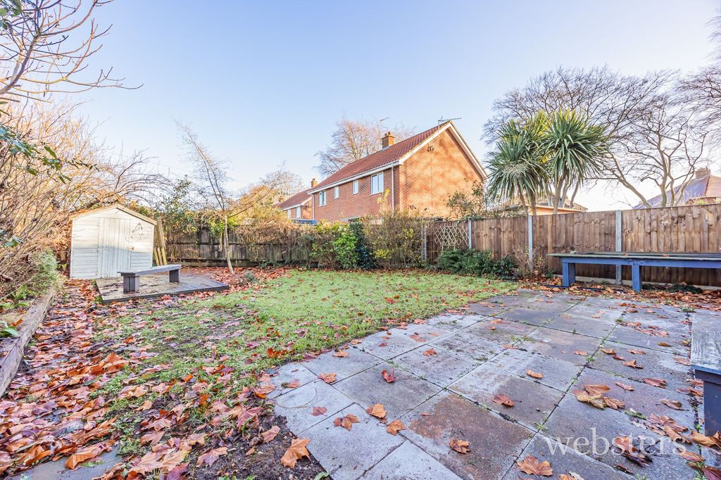 Property photo 2 of 20