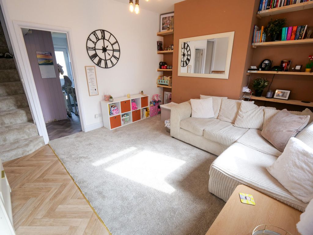 Property photo 2 of 11 Living Room