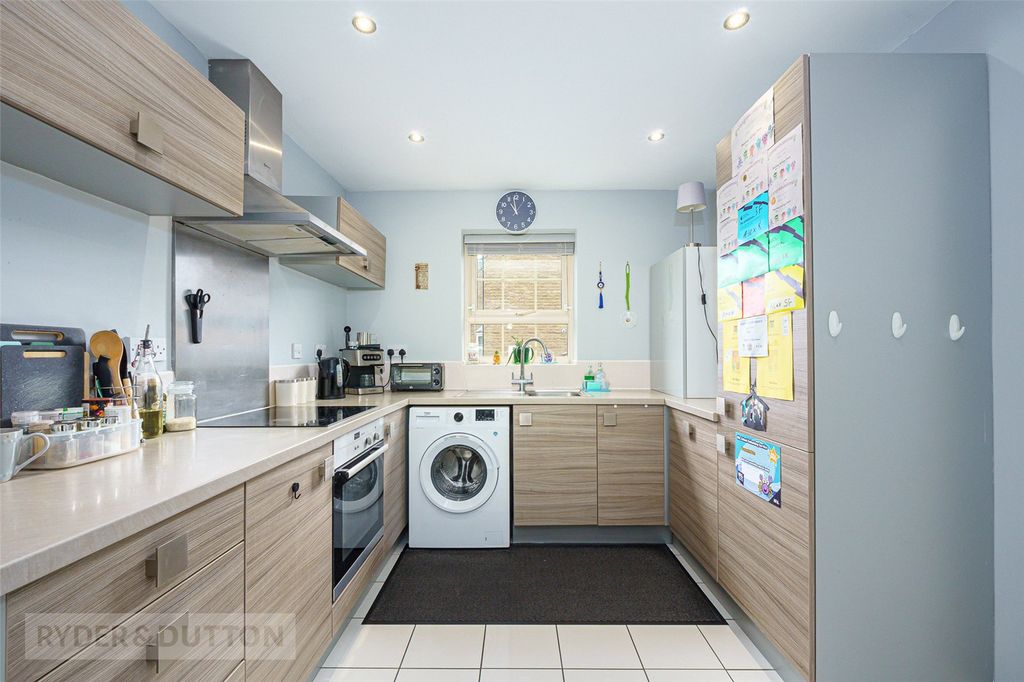 Property photo 2 of 20 Kitchen