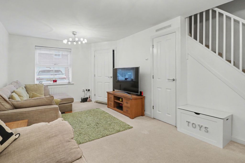 Property photo 3 of 11