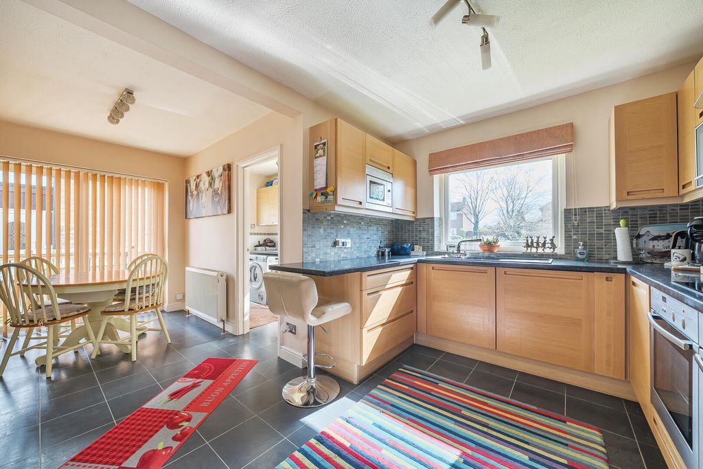 Property photo 3 of 18 Kitchen