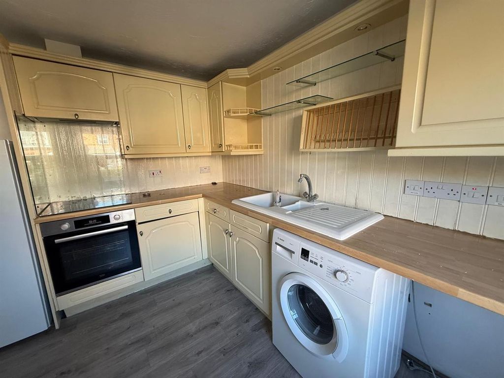 Property photo 2 of 11 8.Jpeg