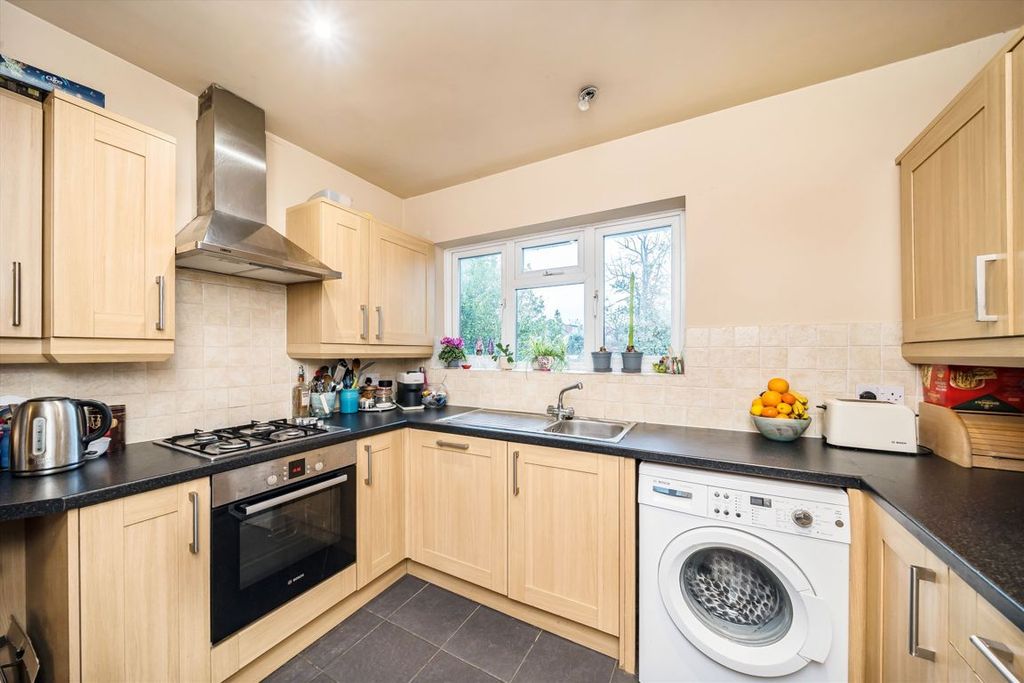 Property photo 3 of 6