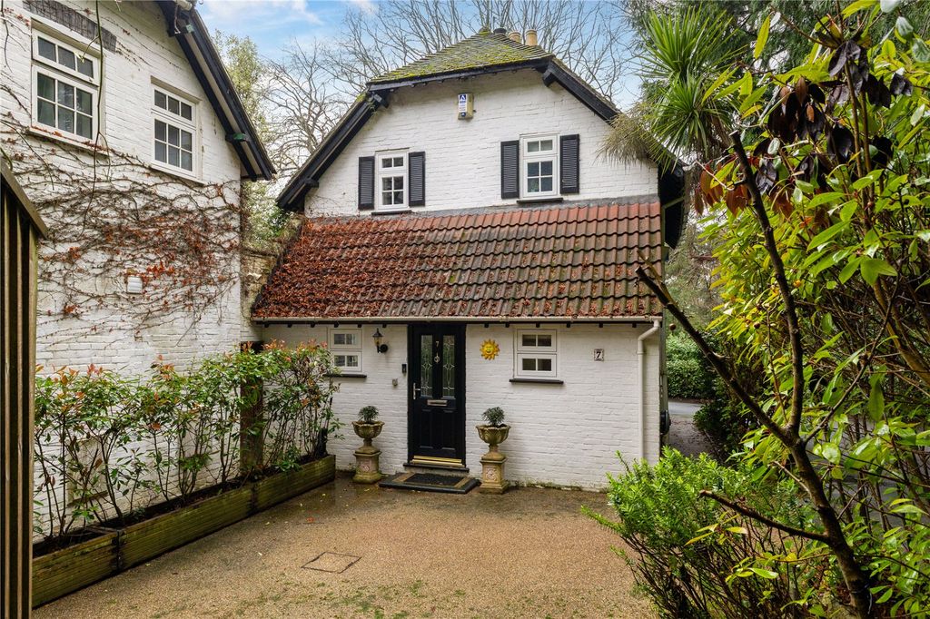 Property photo 1 of 21 Front