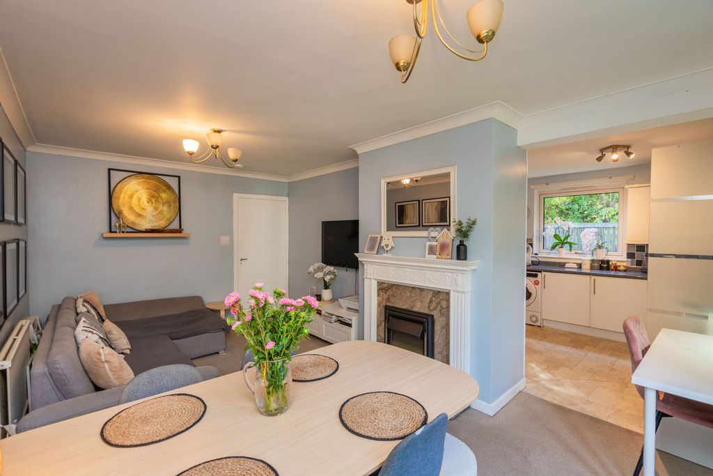 Property photo 3 of 15 Property Image 4