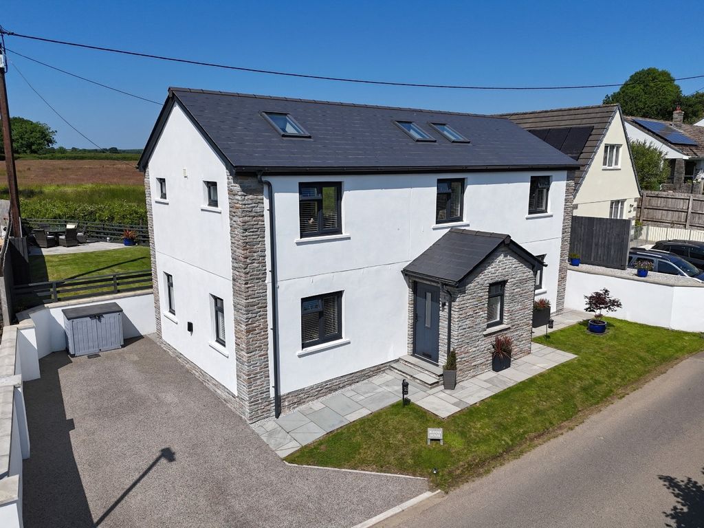 Property photo 1 of 19 5516102