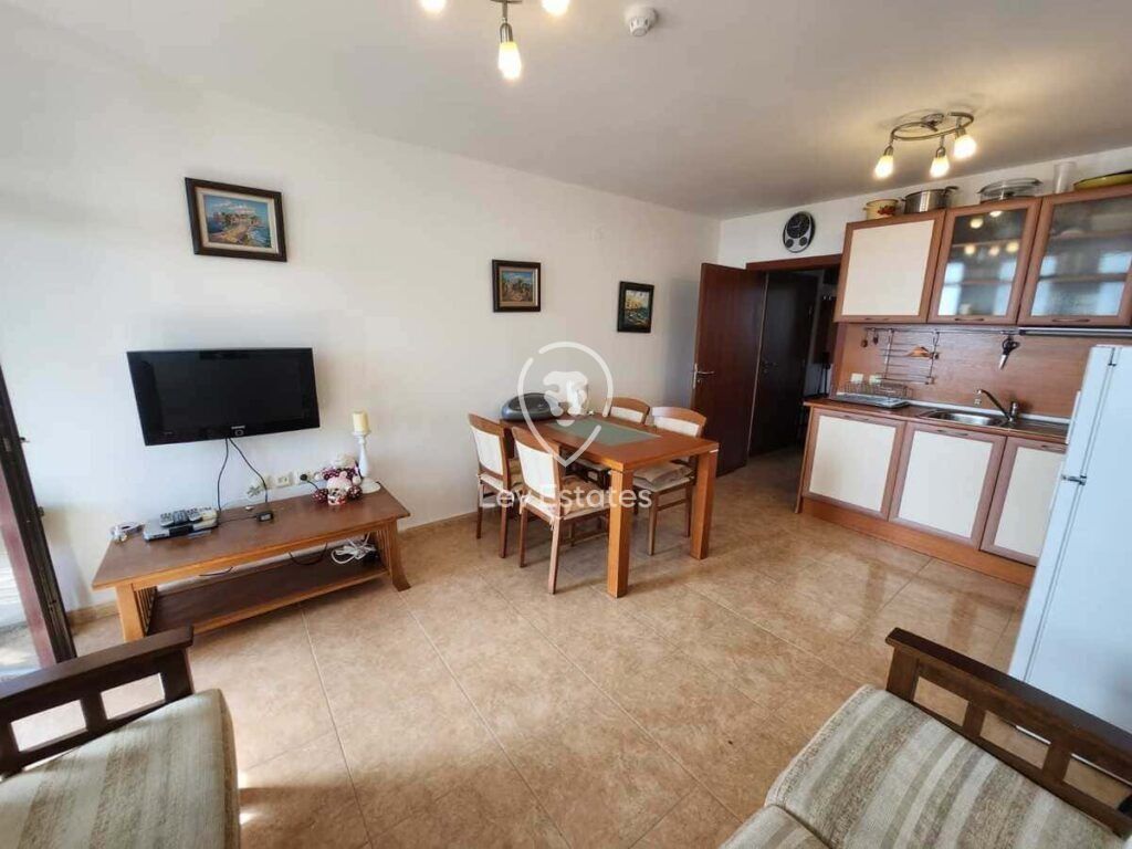 Property photo 3 of 14