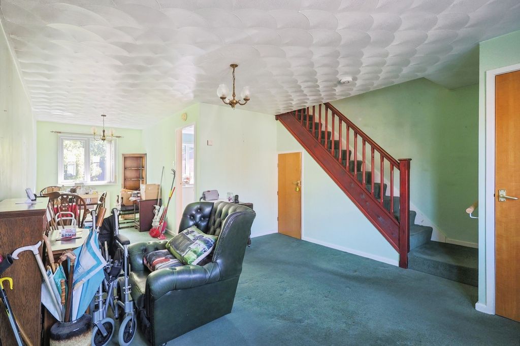 Property photo 3 of 17 Photo