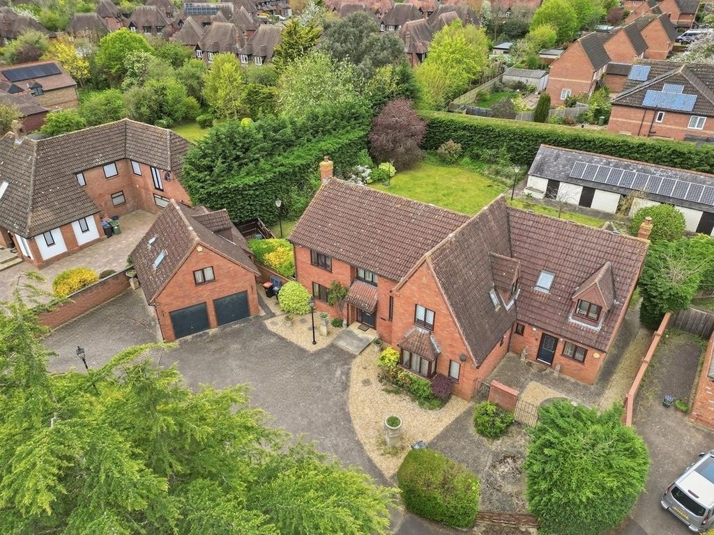 Property photo 2 of 33