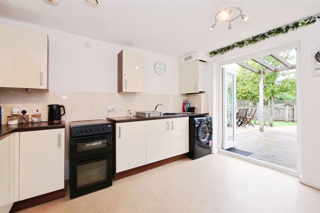 Property photo 3 of 17
