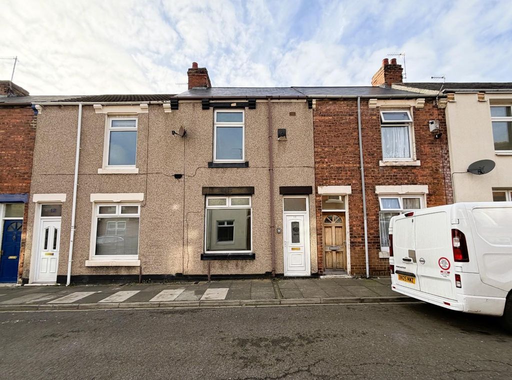 Property photo 1 of 16 Front