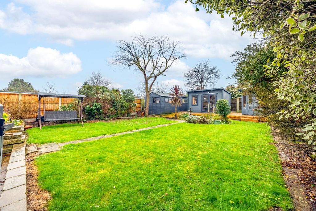 Property photo 3 of 34 Garden