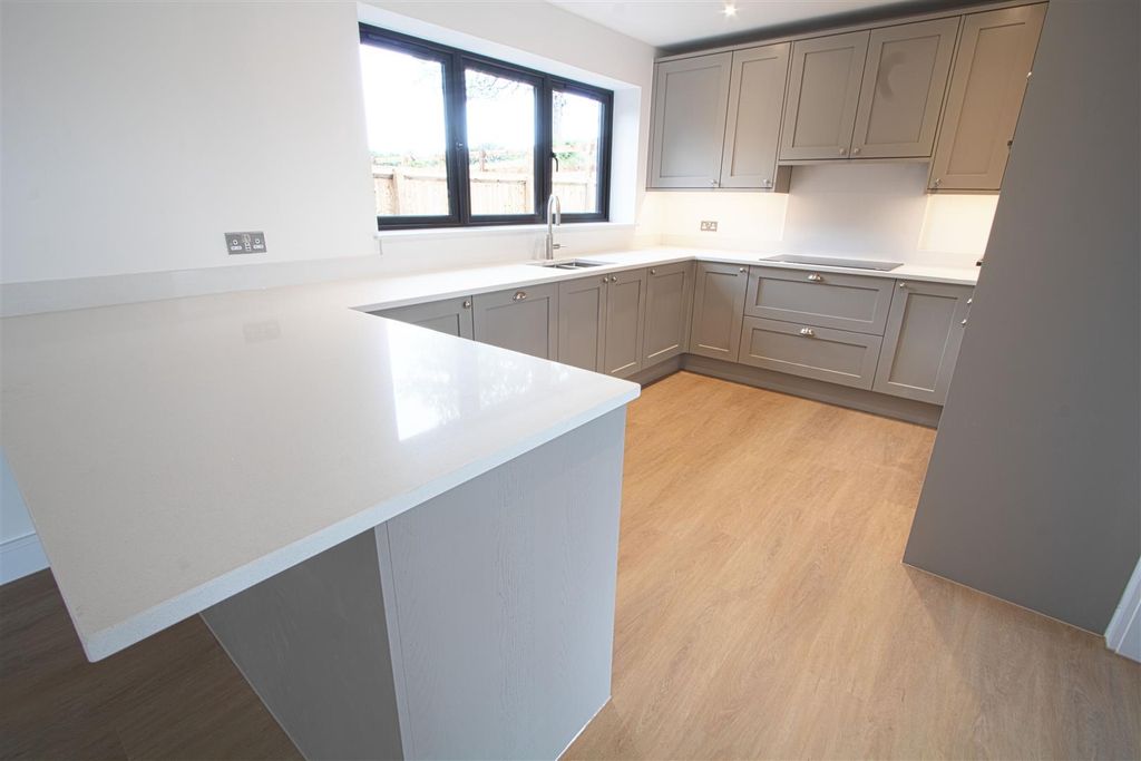 Property photo 3 of 14 Kitchen.Jpg