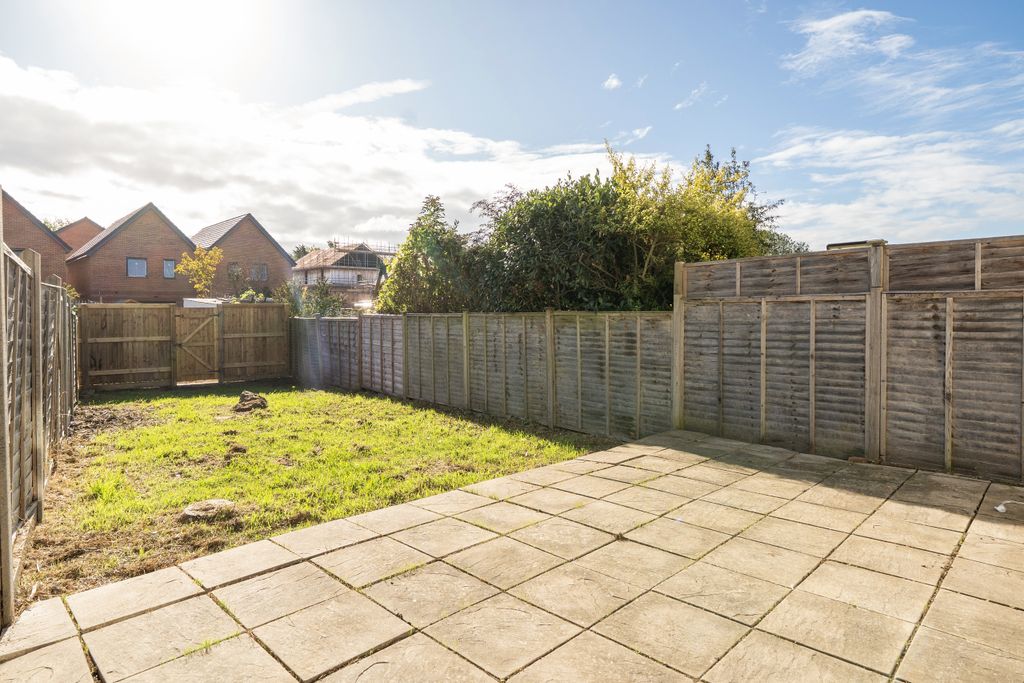Property photo 2 of 18 Garden
