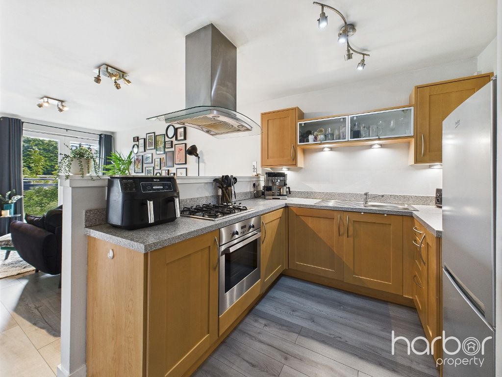Property photo 3 of 16 4236206