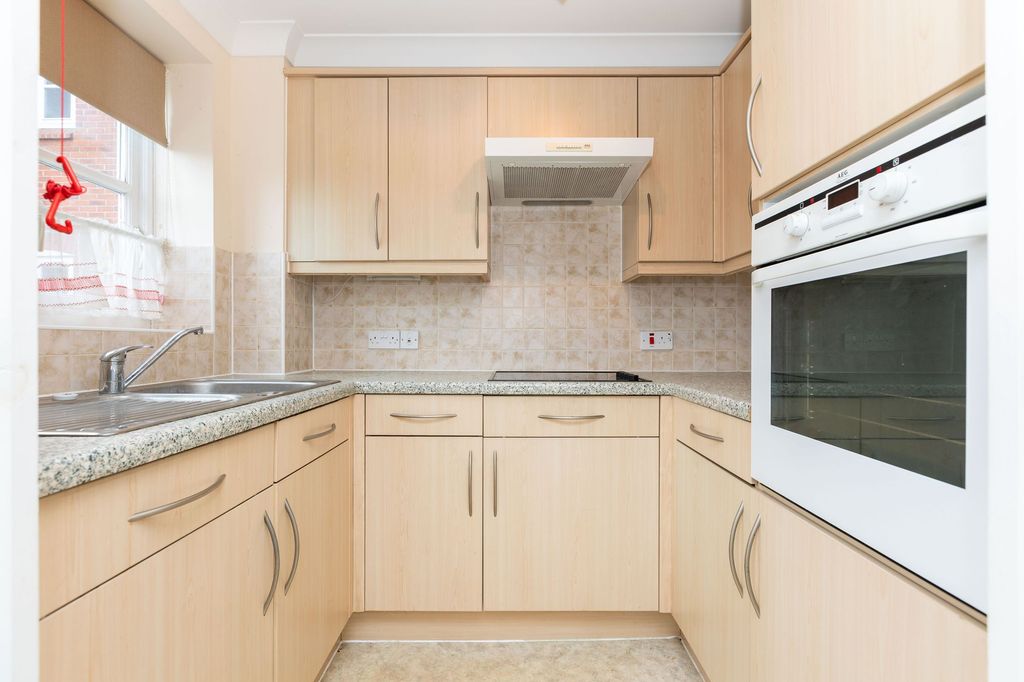 Property photo 2 of 10