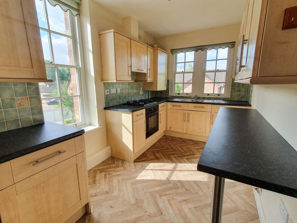 Property photo 2 of 14 Kitchen