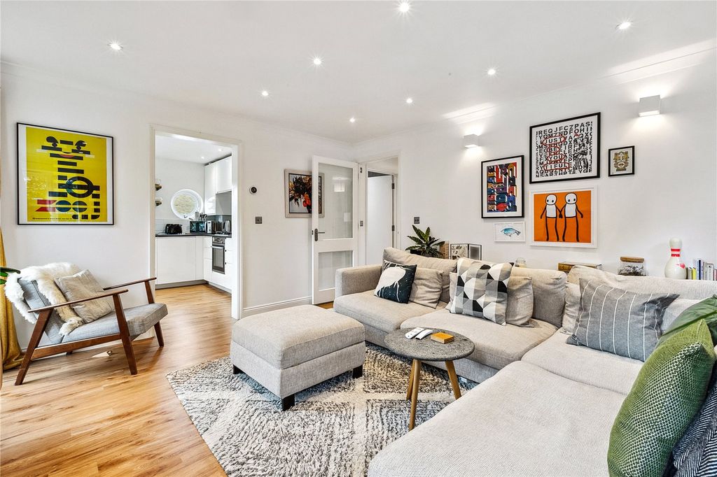 Property photo 1 of 10