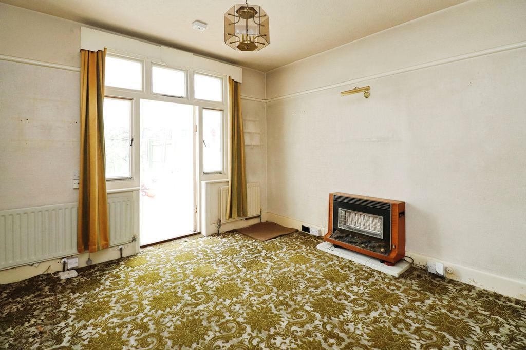 Property photo 3 of 11 Photo 8