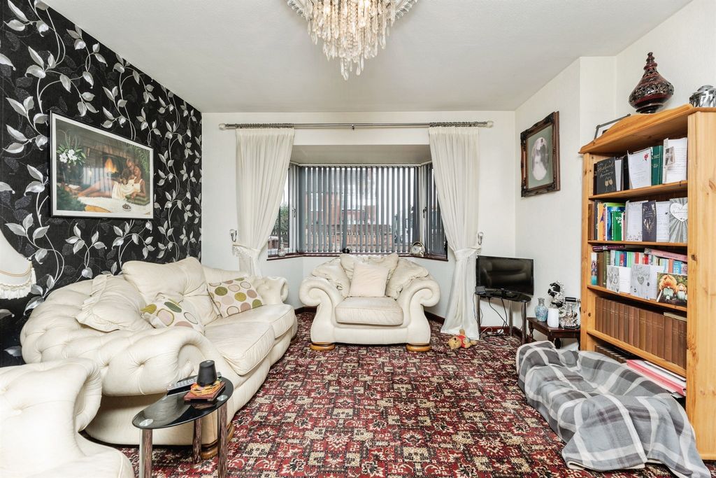 Property photo 3 of 14