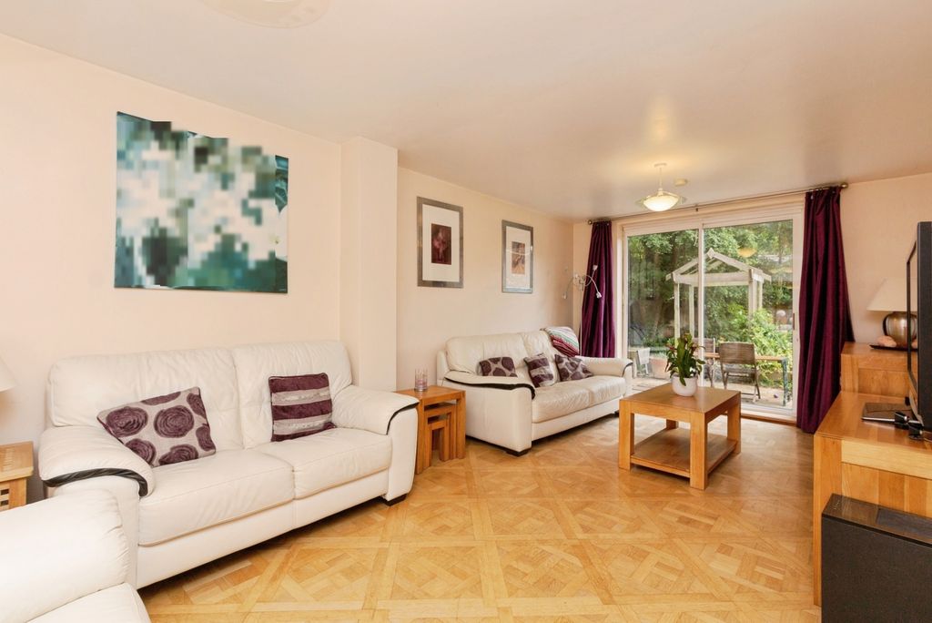 Property photo 3 of 17 Pbox-Img.Jpg