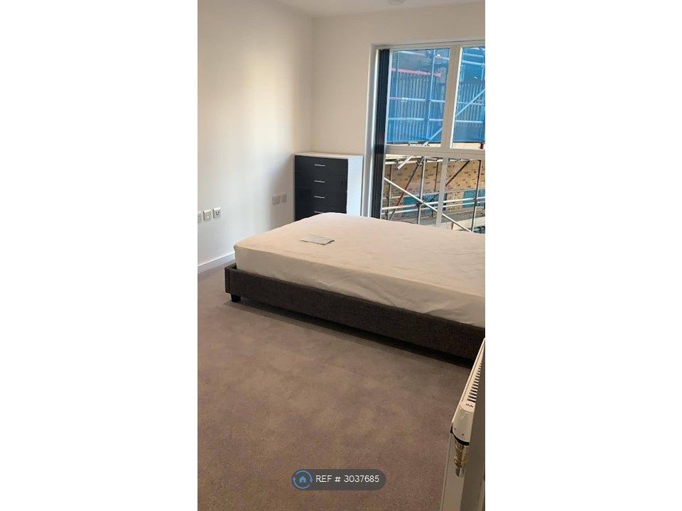 Property photo 3 of 6 Double Bedroom