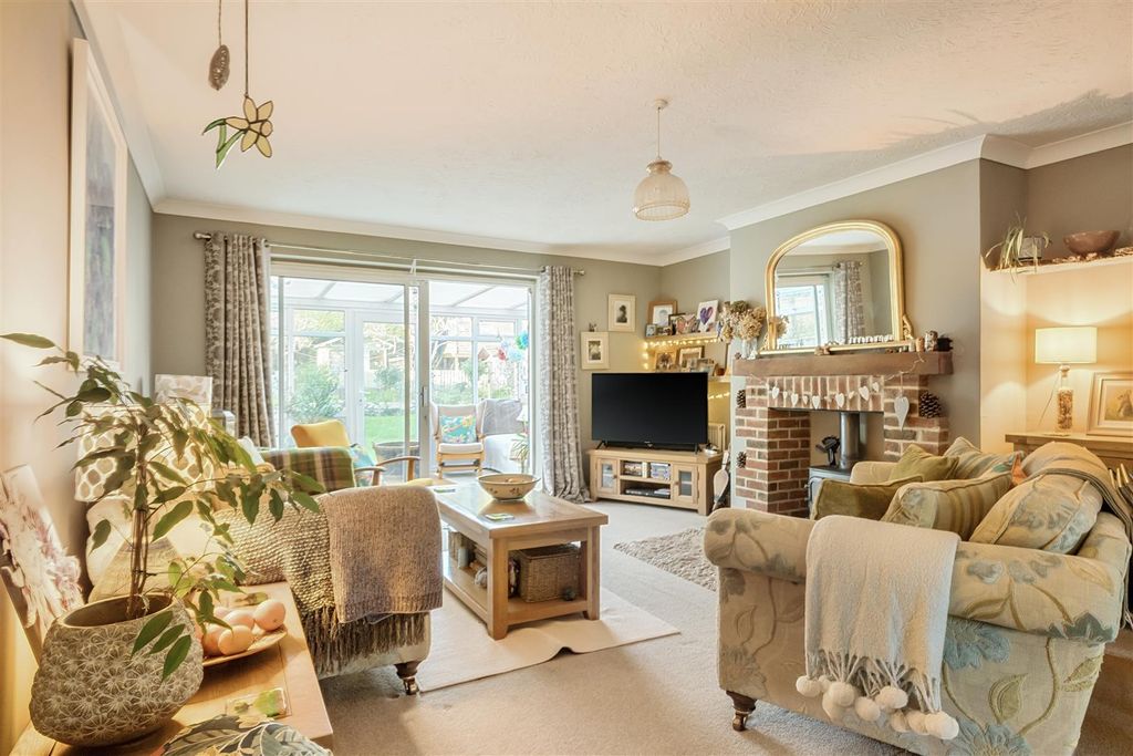 Property photo 2 of 17 Sitting Room