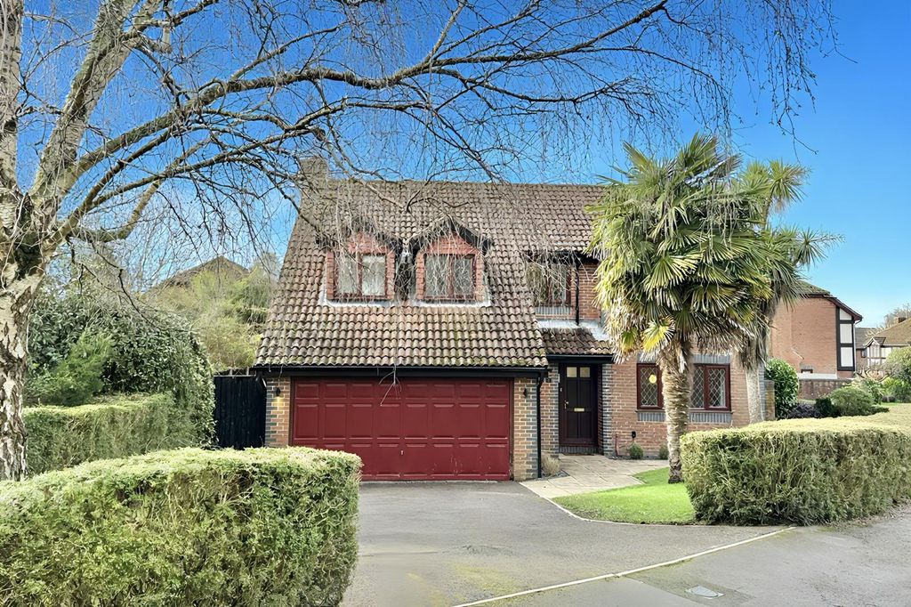 Property photo 1 of 29 Forestlake Avenue Ringwood