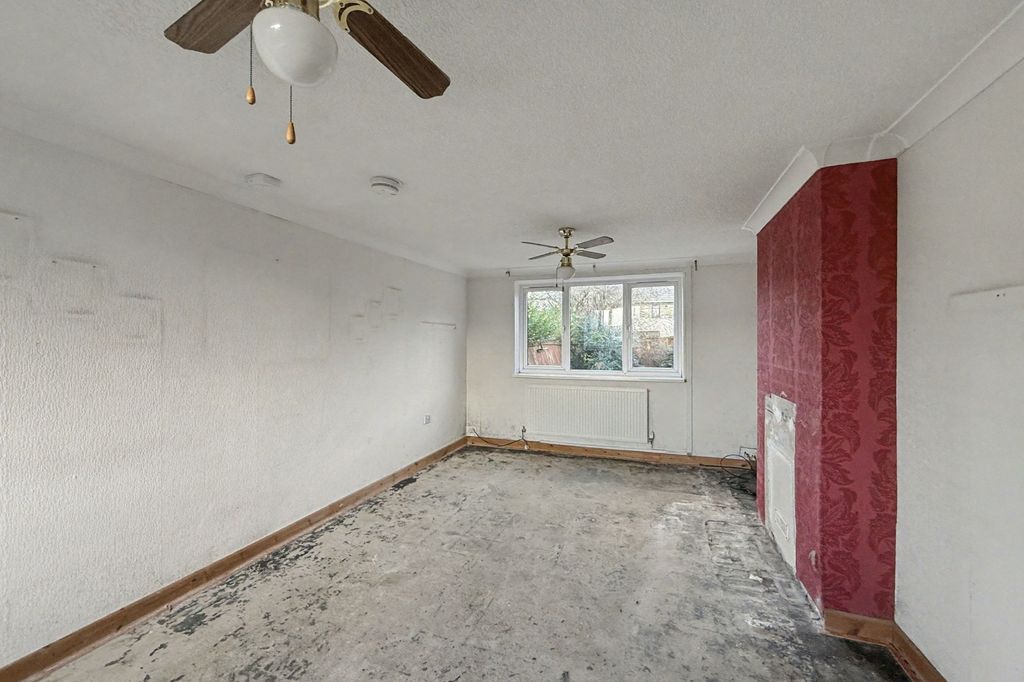 Property photo 3 of 14 61 Beverley Rise, Carlisle, Cumbria, Ca1 3Rx