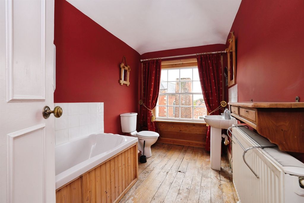 Property photo 3 of 17