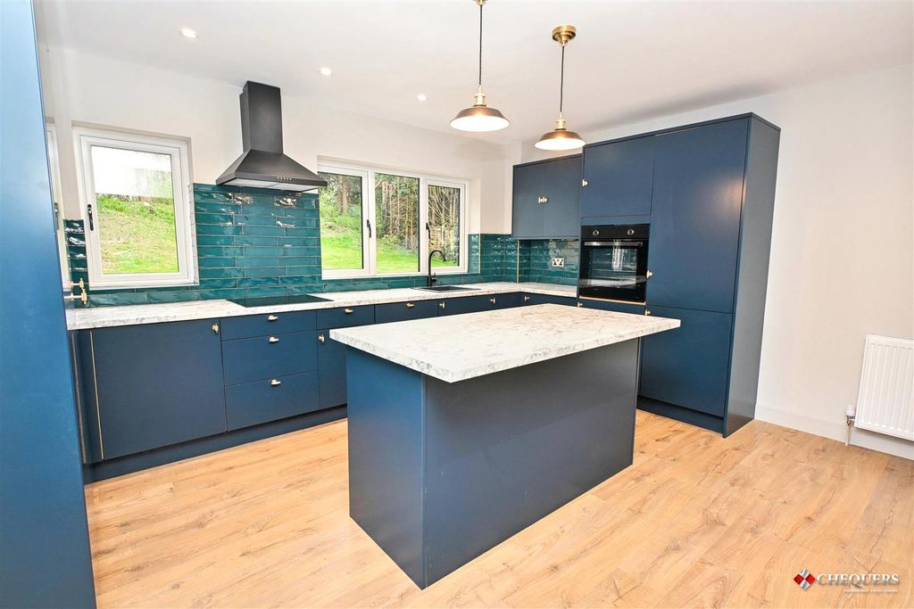 Property photo 2 of 27 Kitchen