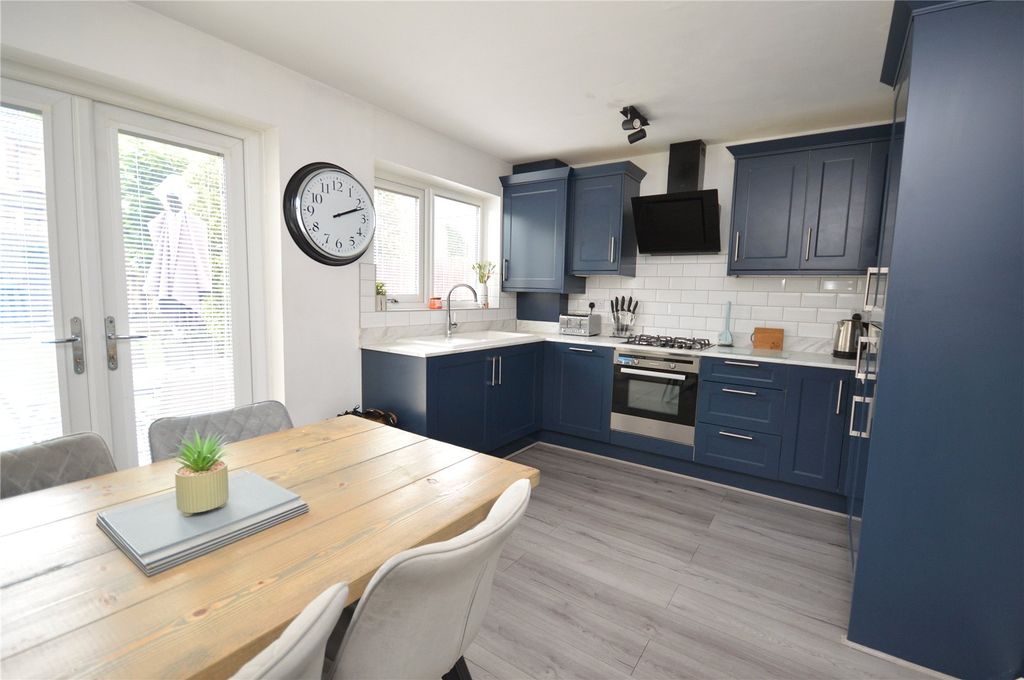 Property photo 3 of 14 Picture 3