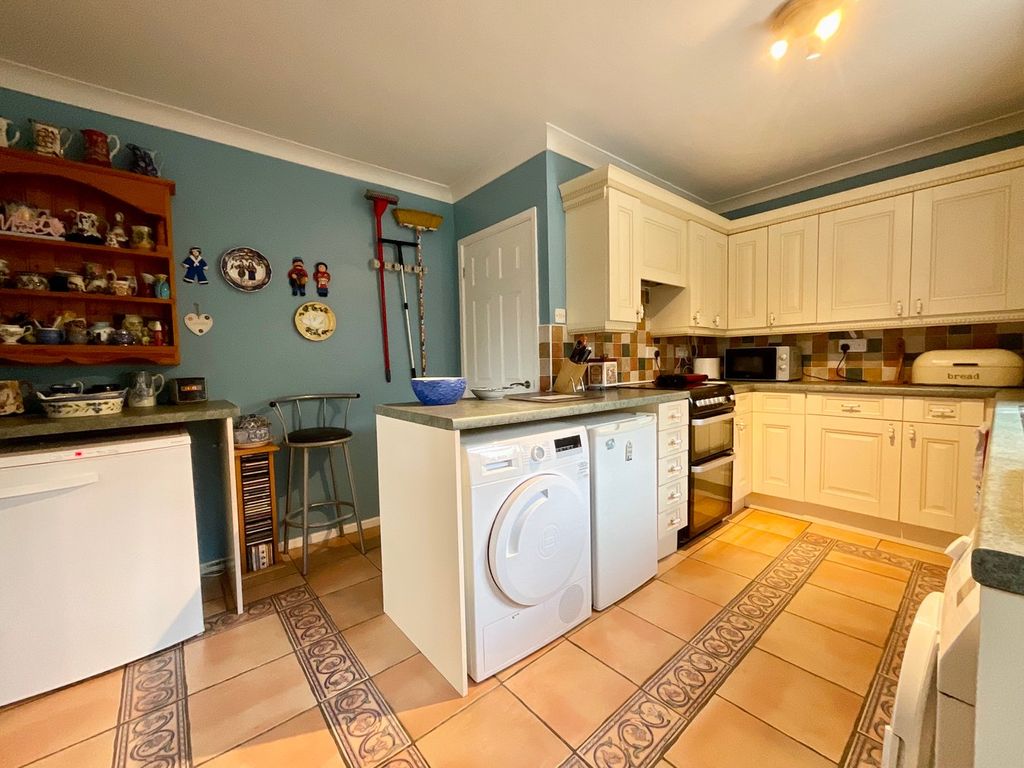 Property photo 3 of 24