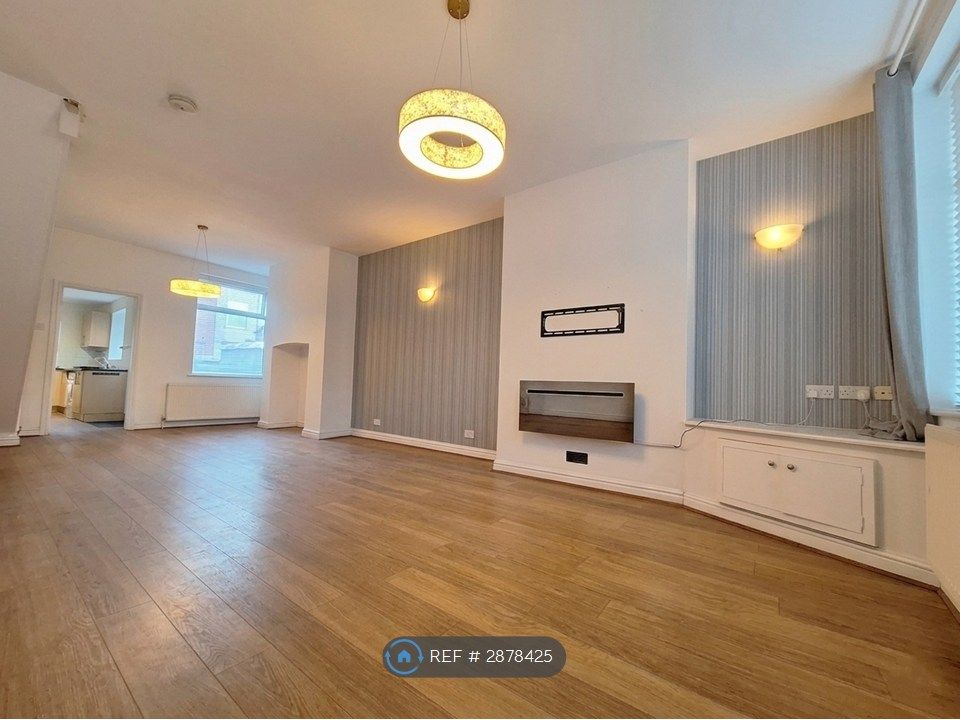 Property photo 3 of 9 Reception 2