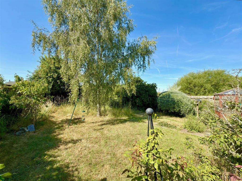 Property photo 2 of 12 Garden.Jpg