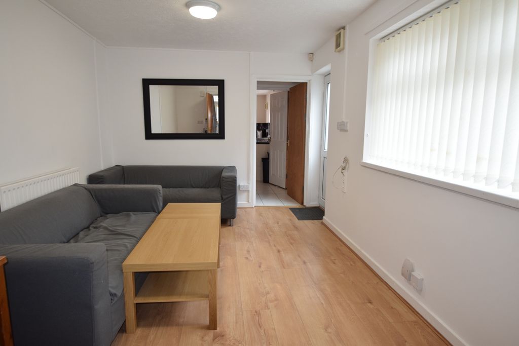 Property photo 2 of 8 Photo 2