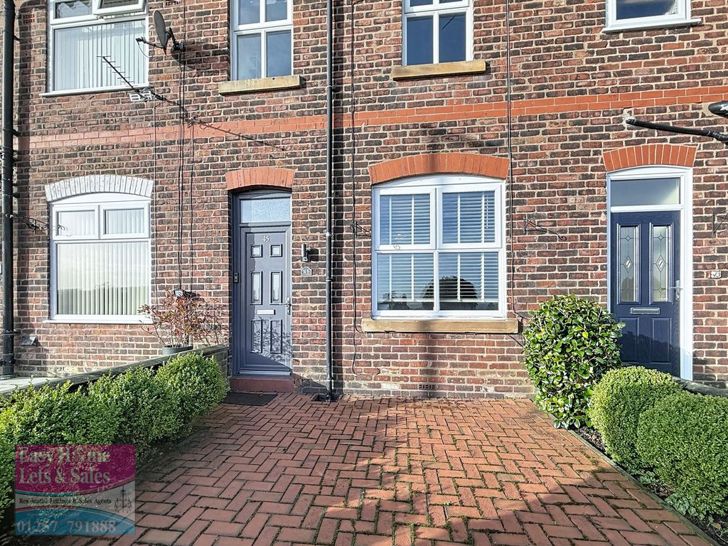 Property photo 3 of 21 Front Yard