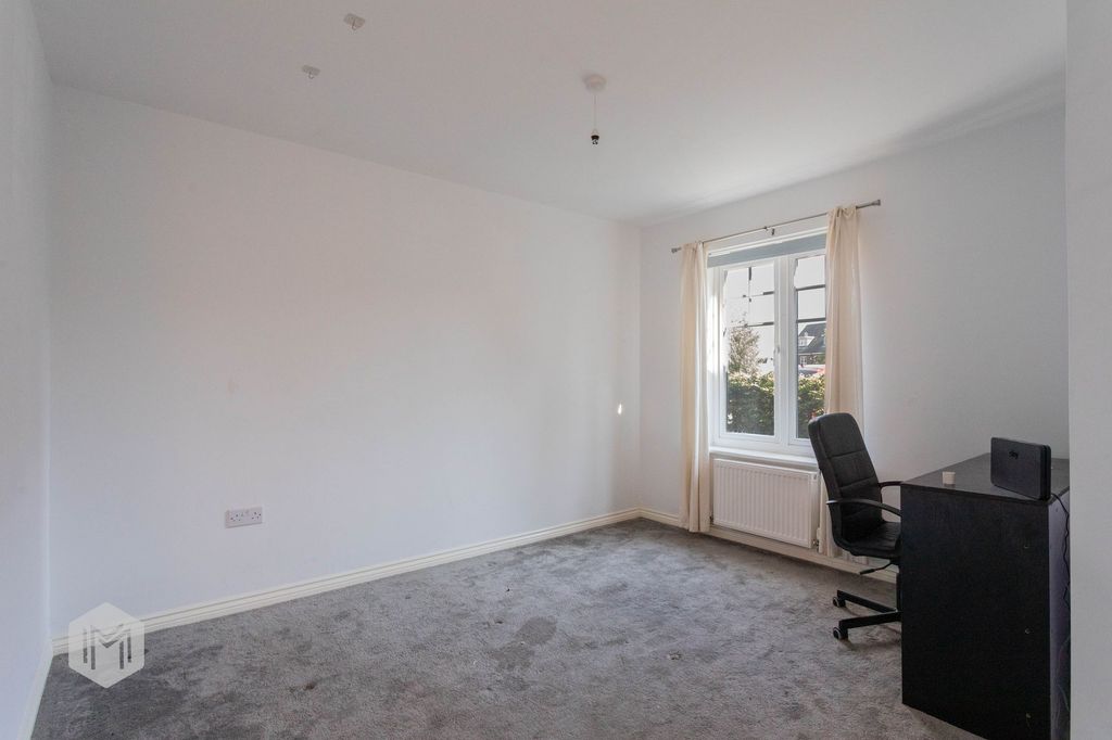 Property photo 2 of 28