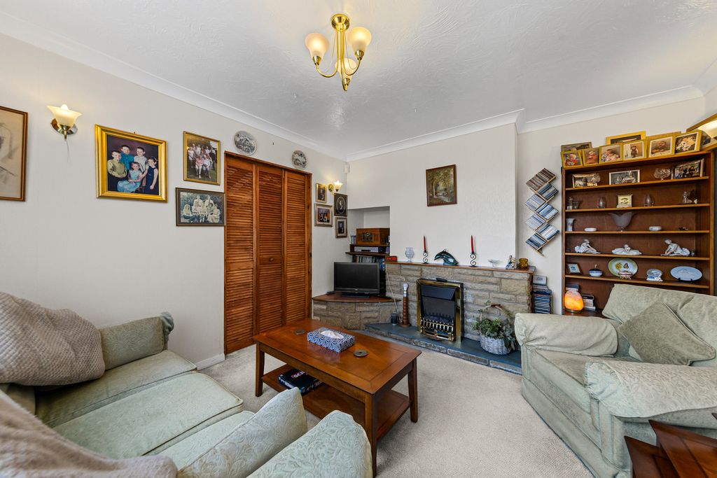 Property photo 3 of 26