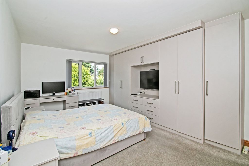 Property photo 3 of 17 Photo