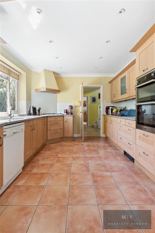 Property photo 3 of 25 Stanhope Road 29 MV-16.Jpg