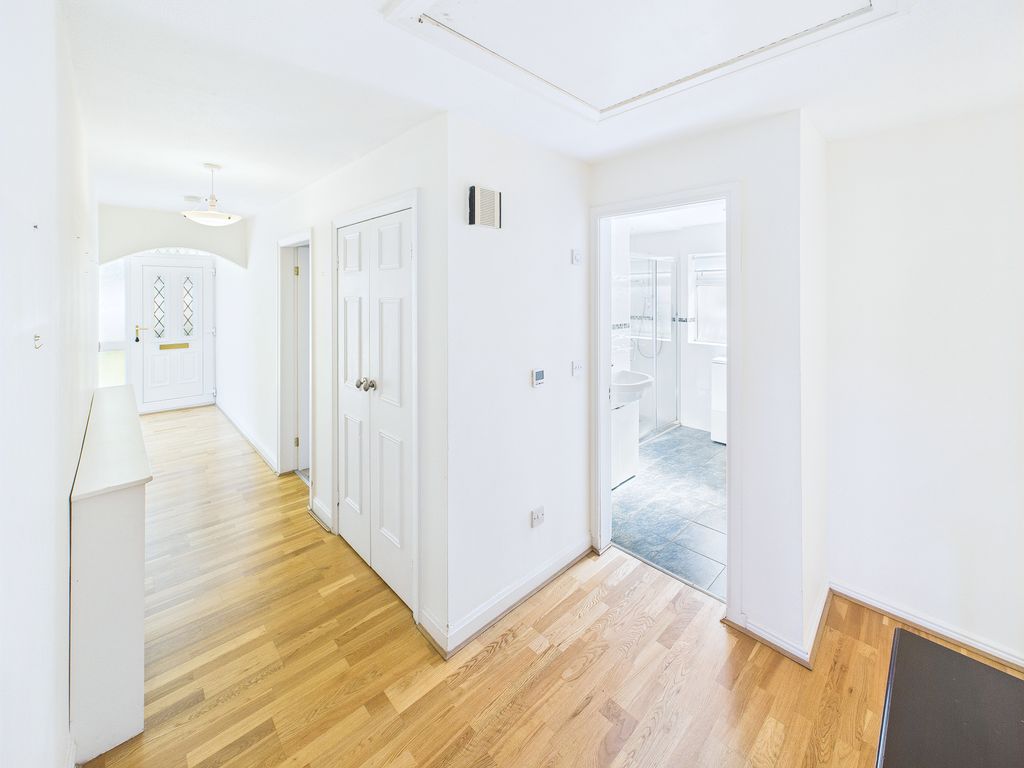 Property photo 3 of 29 Hall