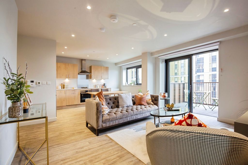 Property photo 1 of 21