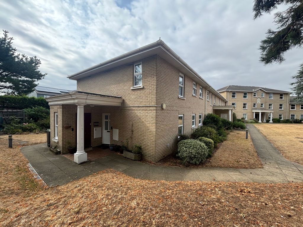 Property photo 1 of 8