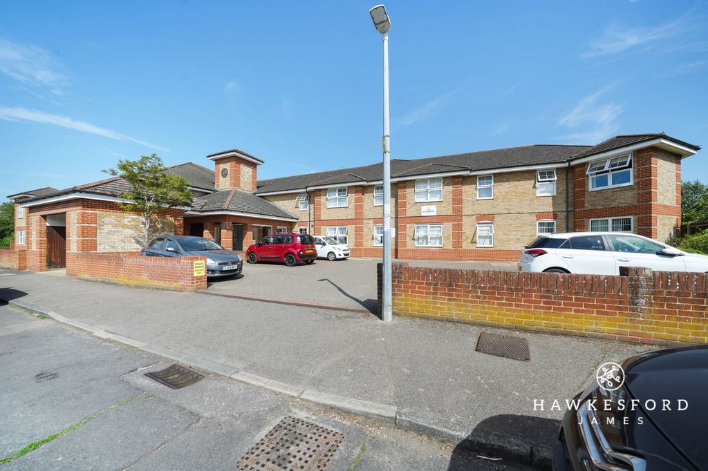 Property photo 1 of 13 The Turrets, Sittingbourne - Front