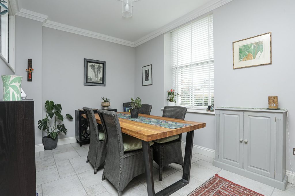 Property photo 3 of 20 Picture 3