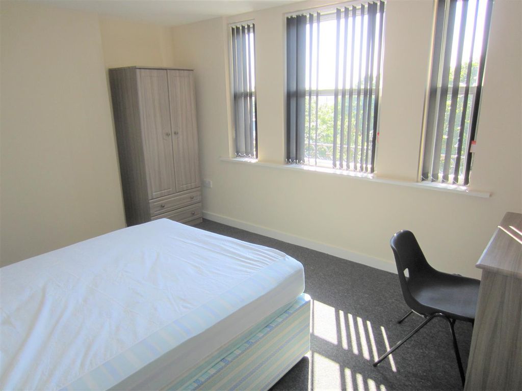 Property photo 3 of 6