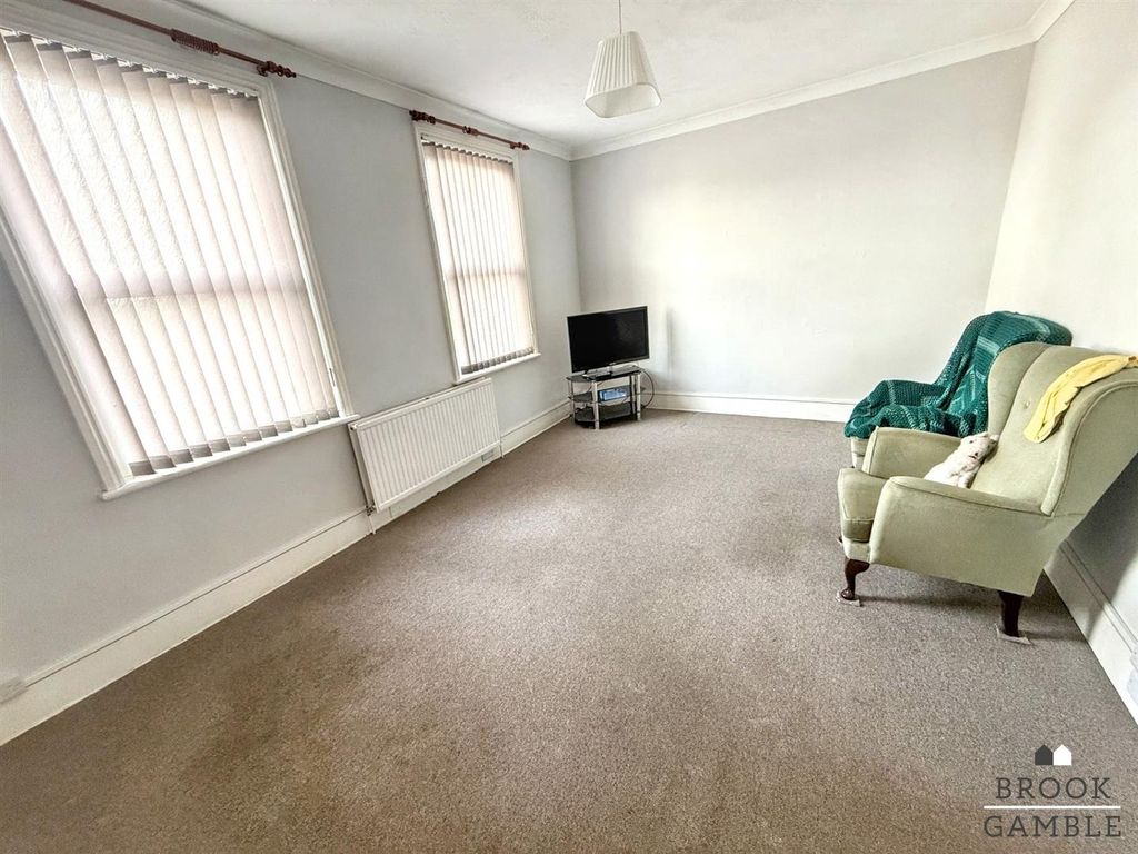 Property photo 2 of 6 01323 438506